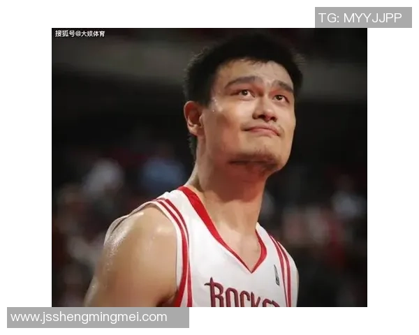 2002年姚明初登NBA舞台对阵湖人展现巨星潜力与篮球魅力 2002年姚明初登NBA舞台对阵湖人展现巨星潜力与篮球魅力