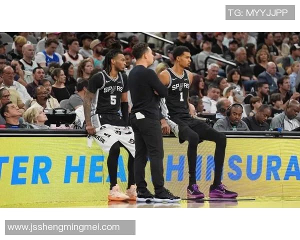 马刺与尼克斯激战正酣2017年1月3日精彩回顾与分析